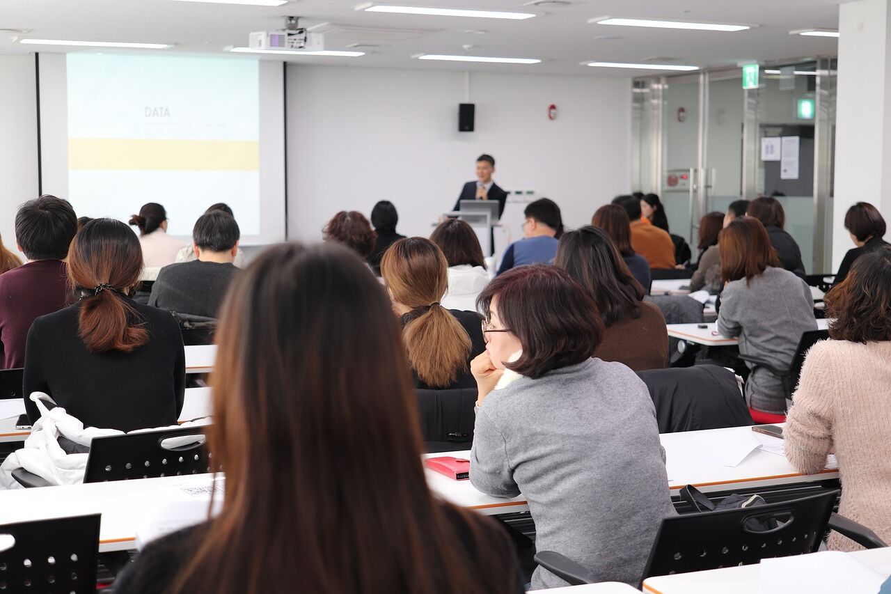 lecture-3986809_1280.jp