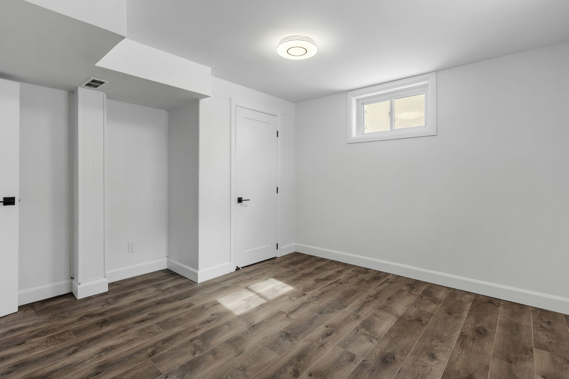 point3d-commercial-imaging-ltd-OaclQ1SHI1k-unsplash.jp