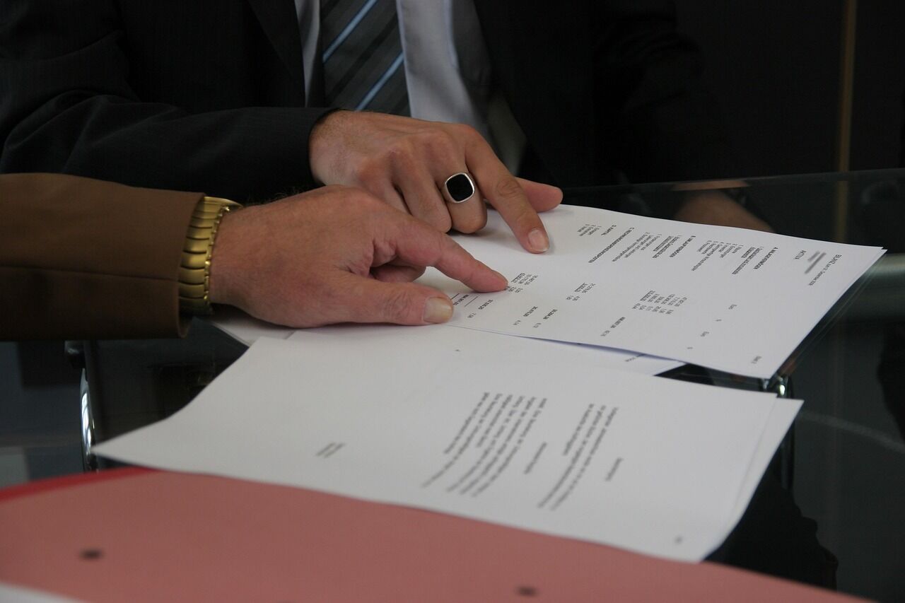 contract-408216_1280.jp
