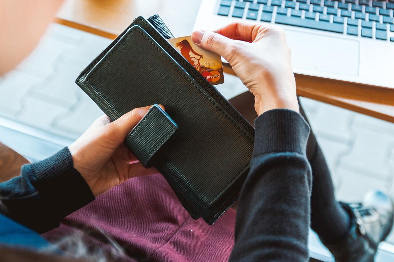 wallet-2125548_1280.jp