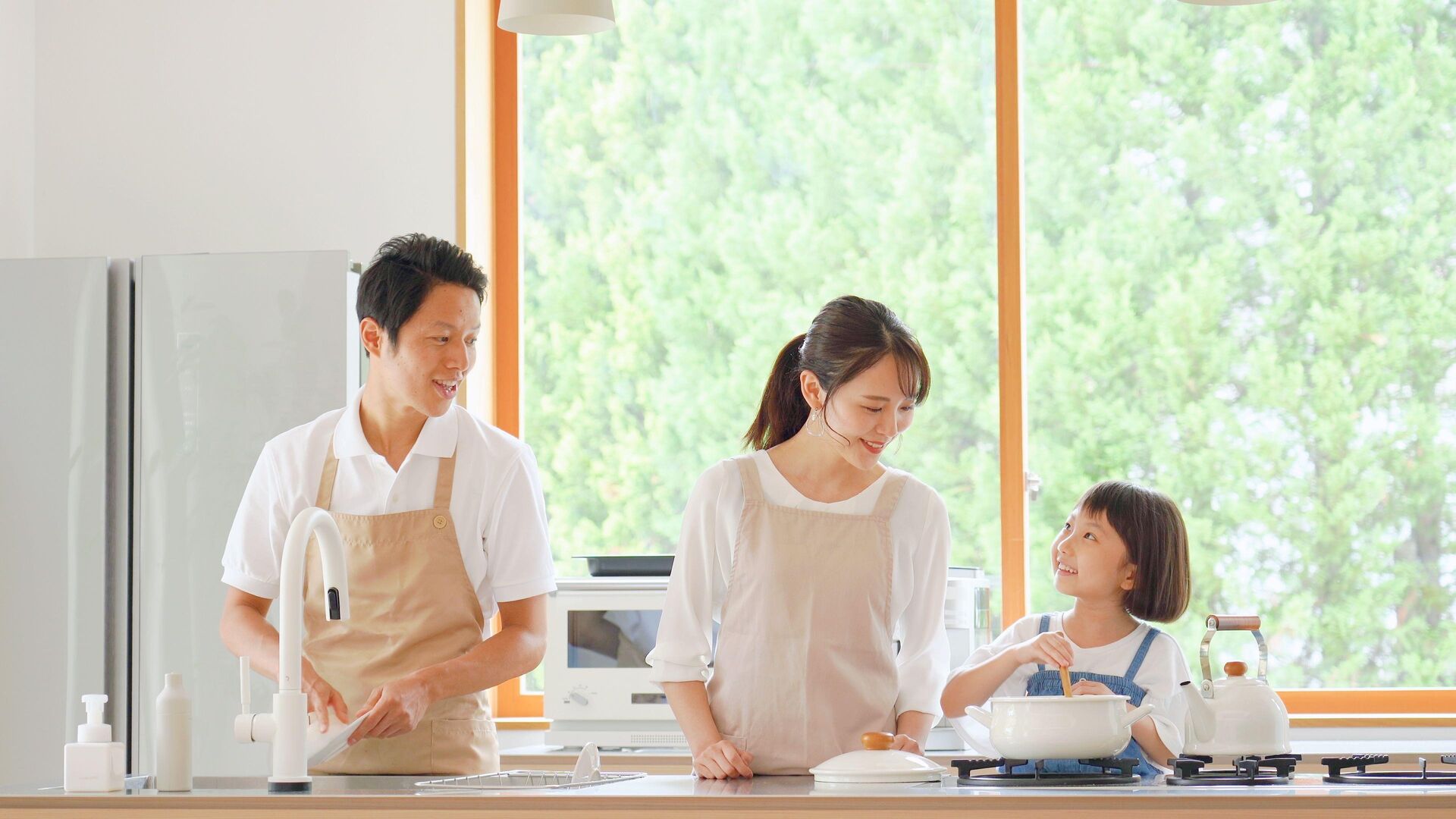 u_8fiv1dja9e-family-8806379.jp