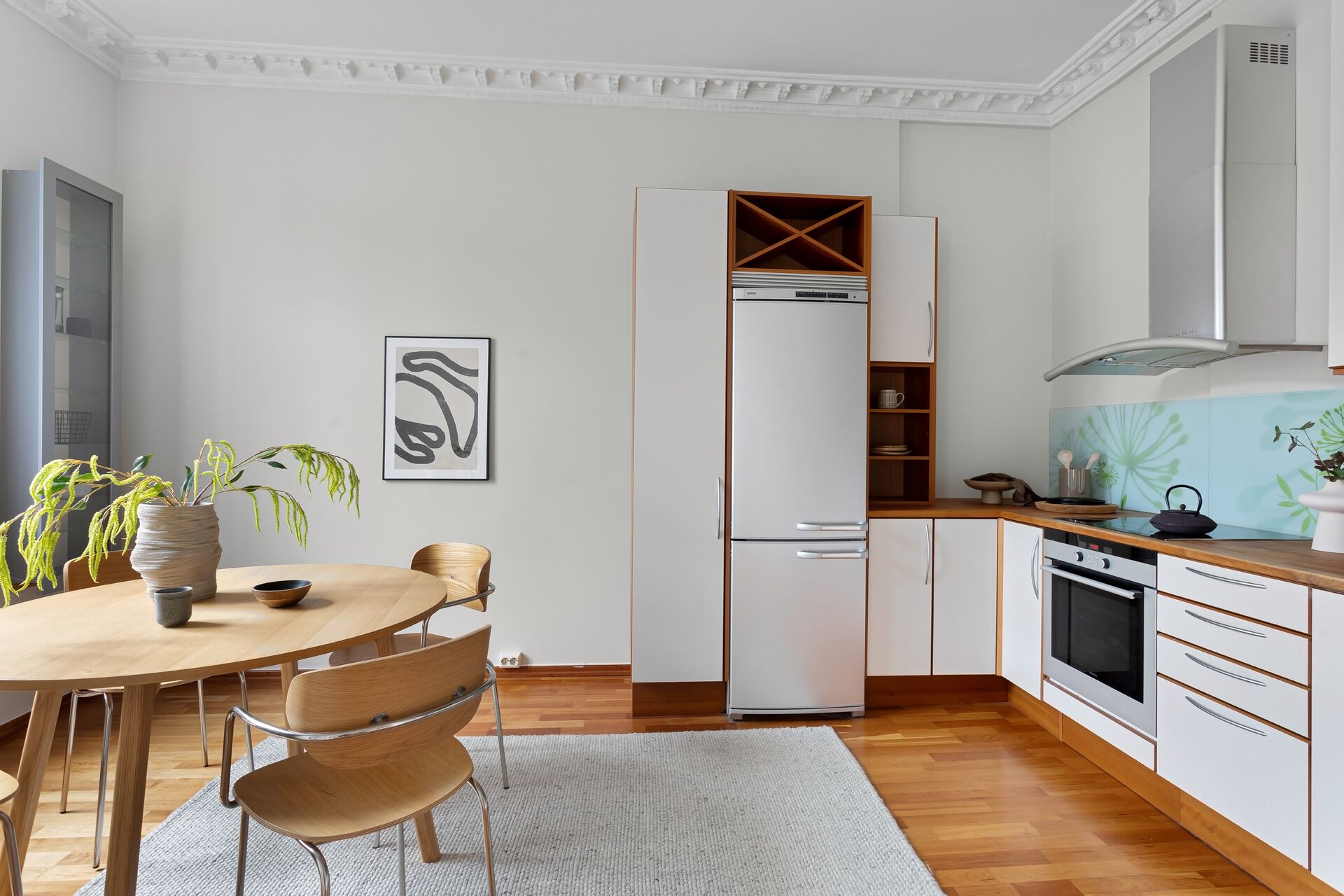 23555986-kitchen-8385158.jp